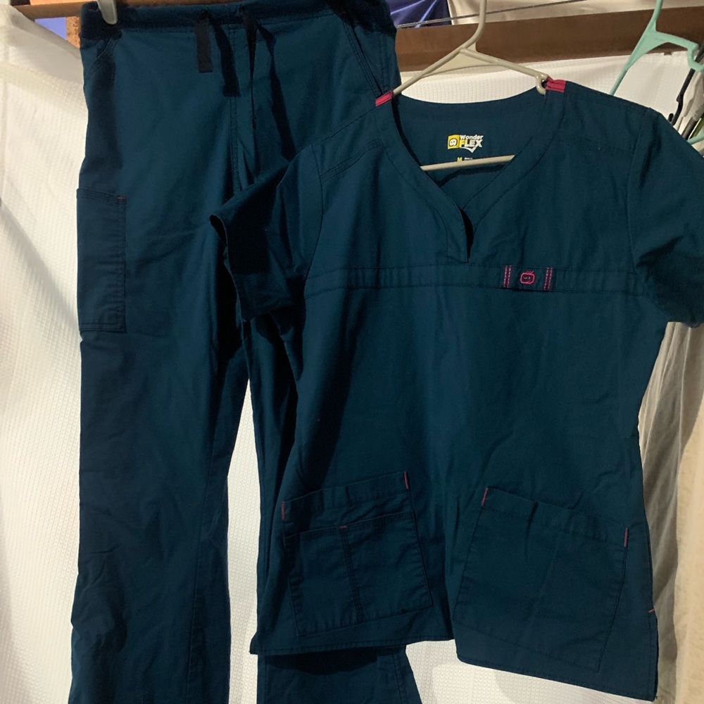 Wonderwink scrub sets